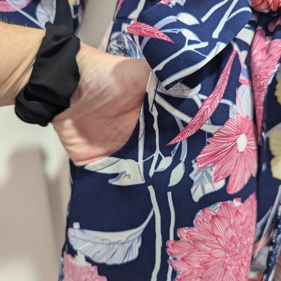 Yumi Kim Floral Belted Romper w Pockets - Picture 6 of 11